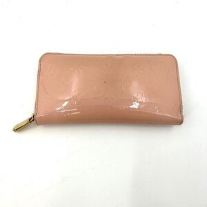 LOUIS VUITTON Light Pink Vernis Monogram Patent Leather Shiny Zippy Wallet